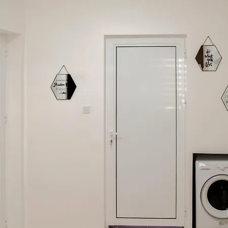 Silence And The Apartment *